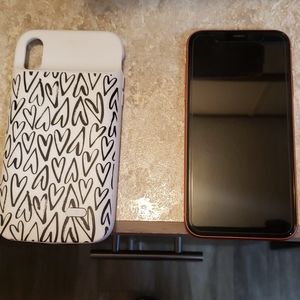 IPhone XR and Casely charging case